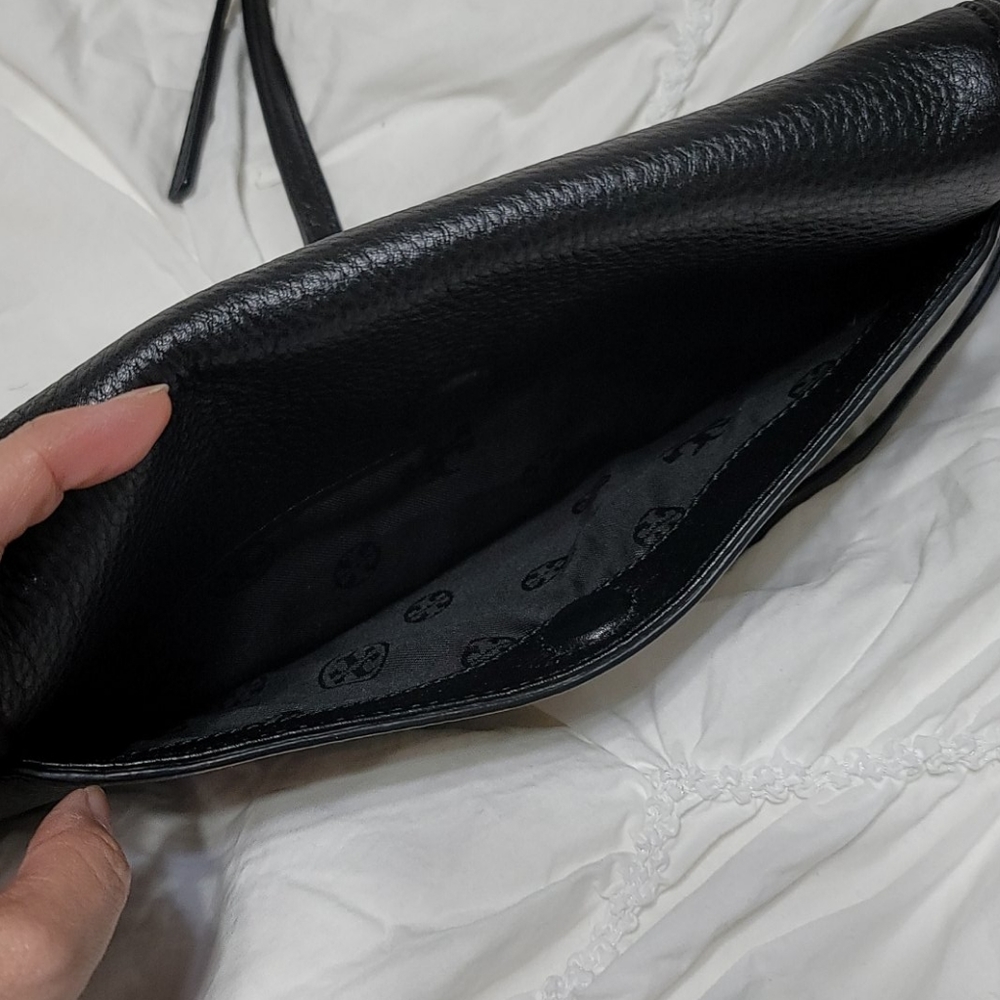 Tory Burch Britten Clutch - Picture 10 of 13